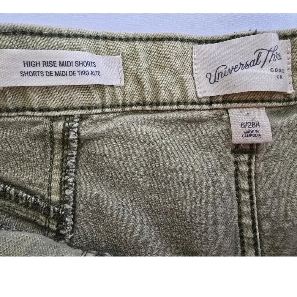 Universal Thread Womens High Rise Midi‎ Shorts Olive Green Size 6/28R